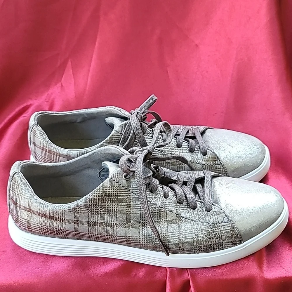 COLE HAAN sz9 Grand Crosscourt Sneaker Magnet Pixie Suede